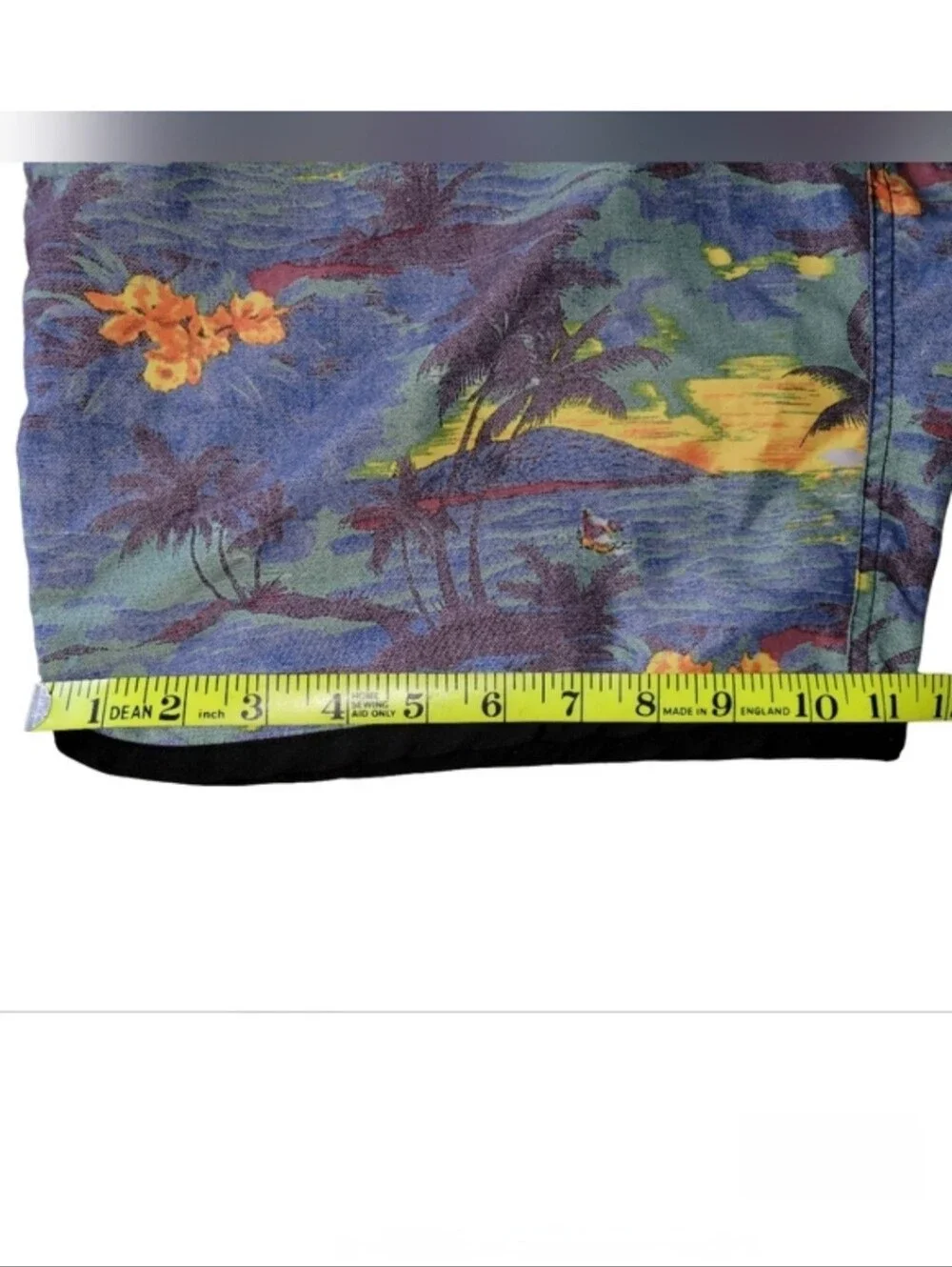 Ezekiel Men's Tropical Print Board Shorts/Swim Trunks (Unlined) Size 33